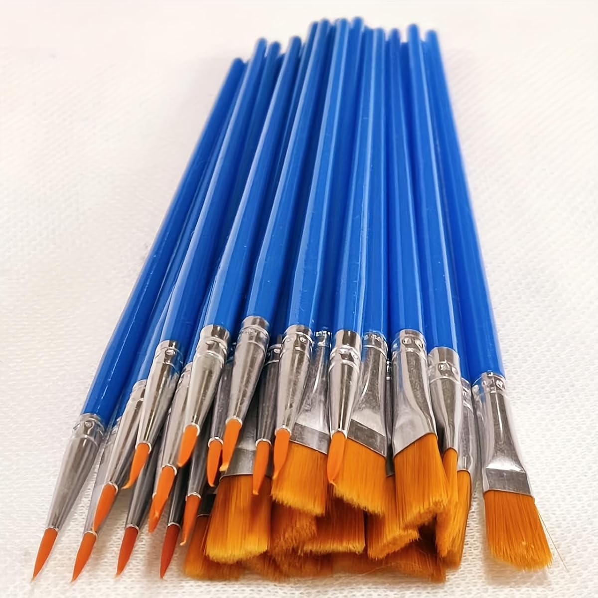 Round Detail Paint Brush Set, 15-Piece Nylon product photo